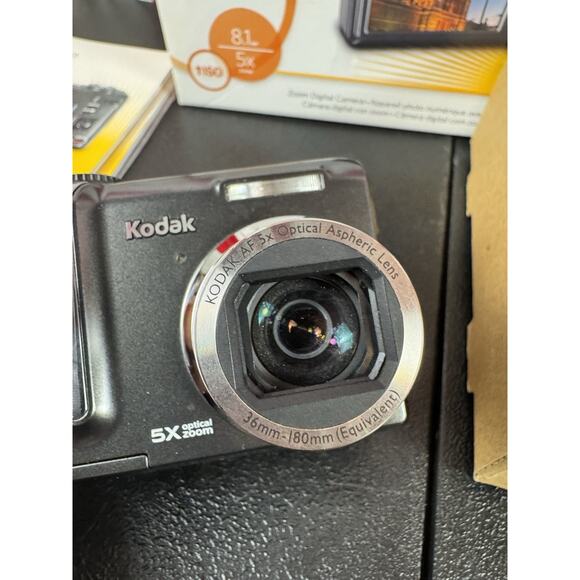 Kodak EasyShare Z885 8.1MP Black Digital Camera W Case Strap SD CardTested Works - Picture 3 of 13